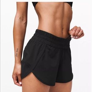 Lululemon Tracker Low-Rise Short 4"